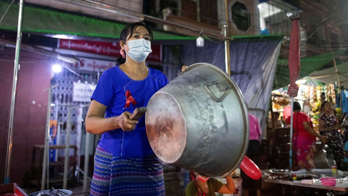 V Barmě pokračují protesty proti puči